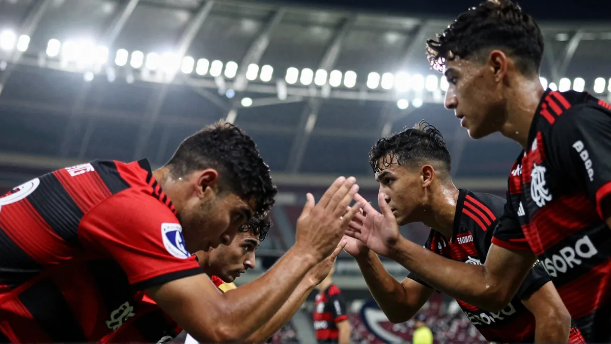 Esporte Clube Vitória concedes late goals, falls to Flamengo U17